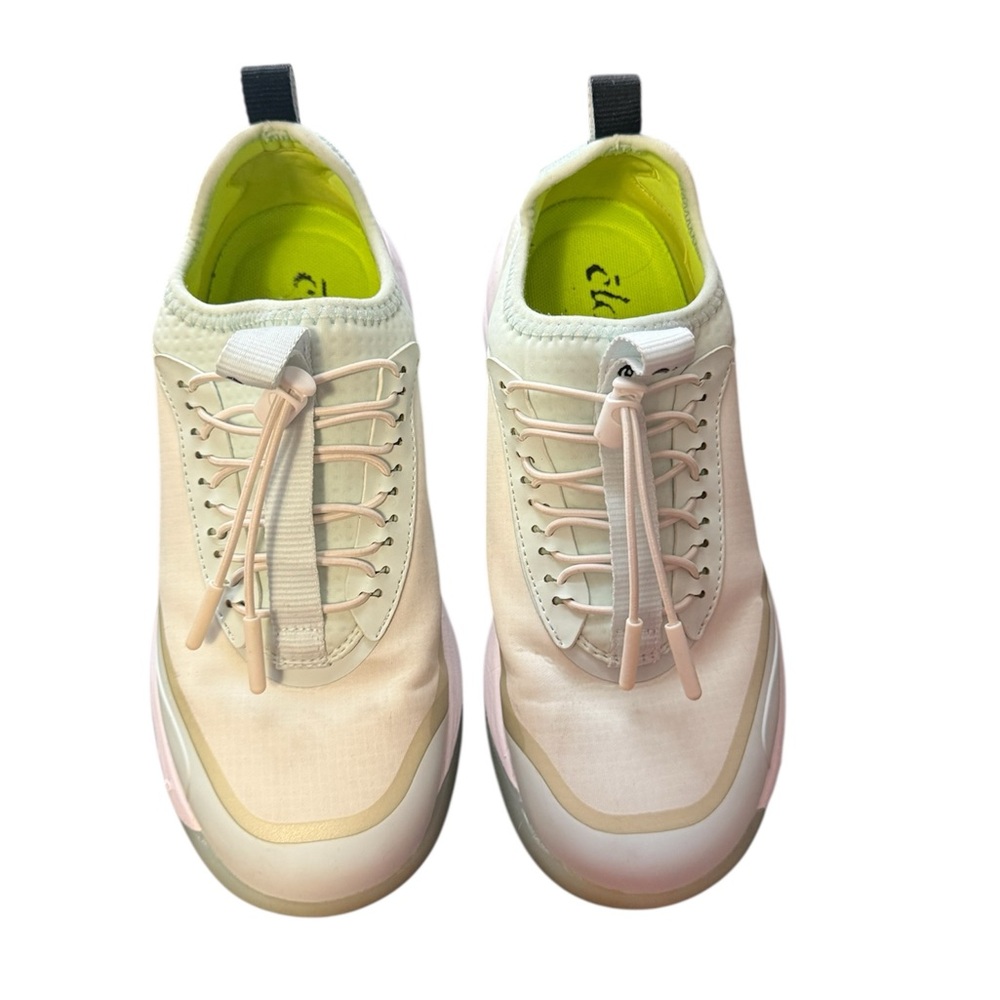 Clove sneakers